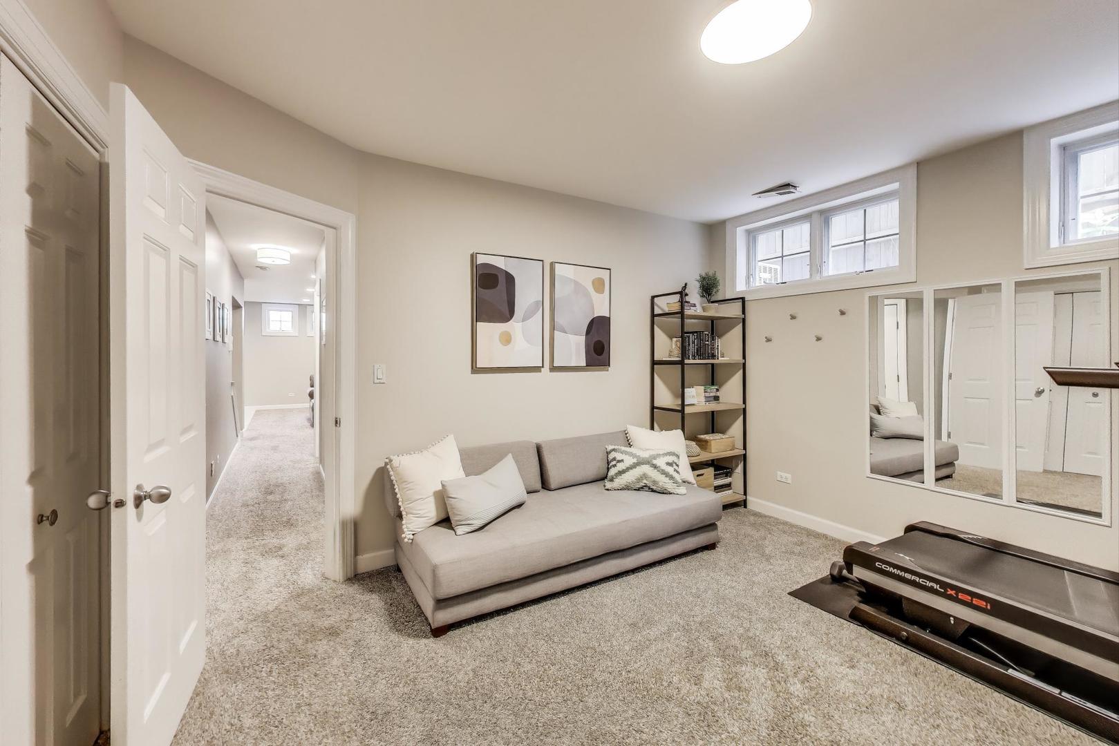 1645 W Addison Street Unit: 1