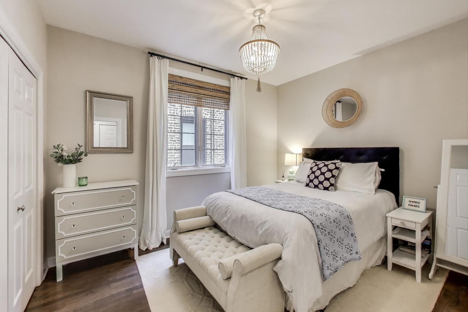 1645 W Addison Street Unit: 1