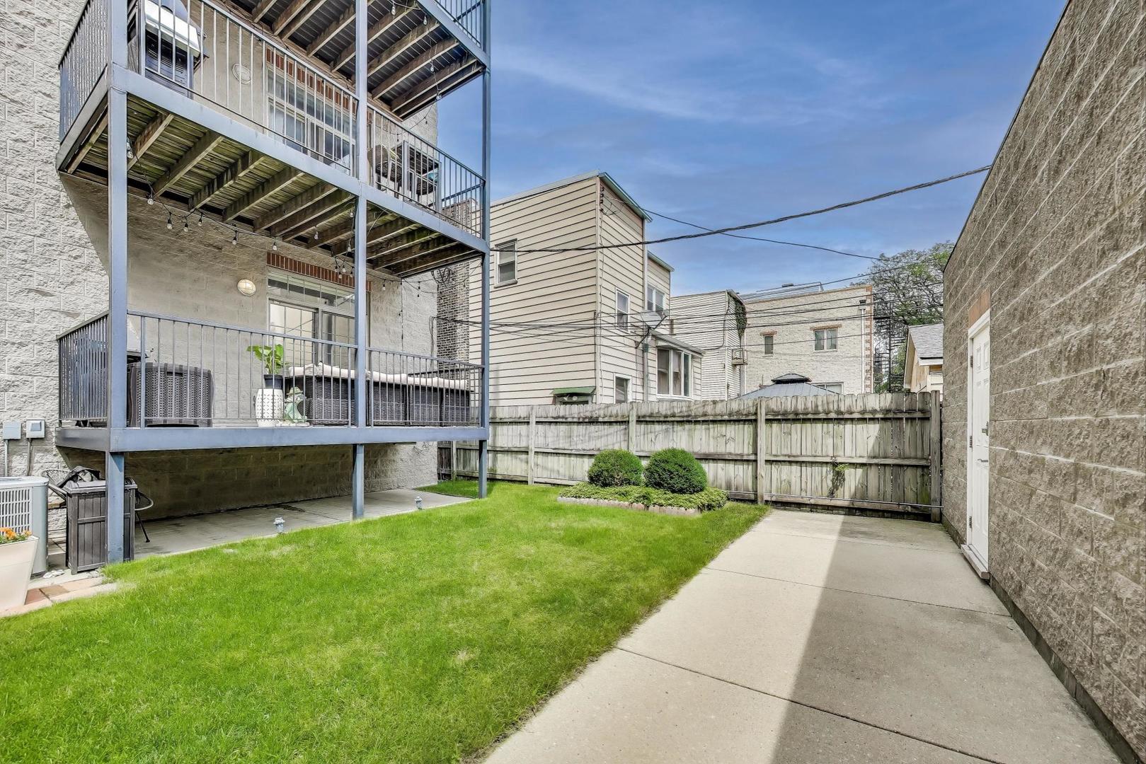 1645 W Addison Street Unit: 1