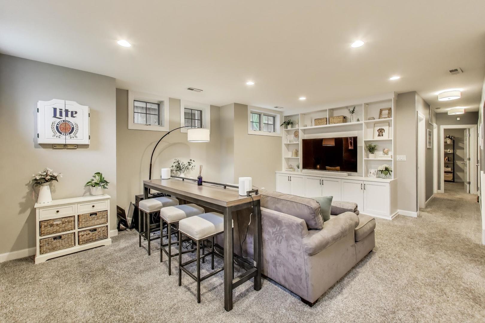 1645 W Addison Street Unit: 1