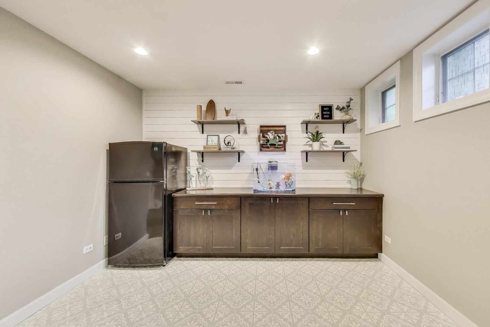 1645 W Addison Street Unit: 1