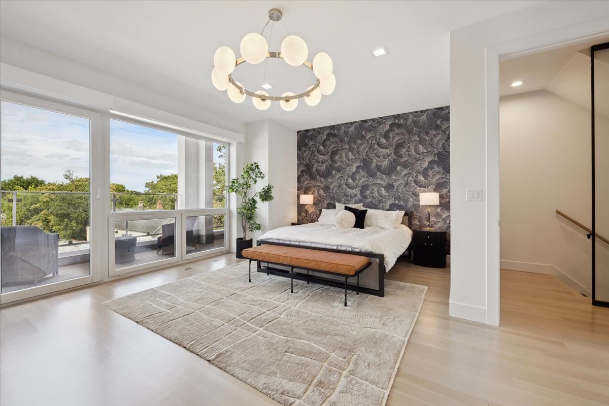 2149 W Belmont Avenue Unit: 3W