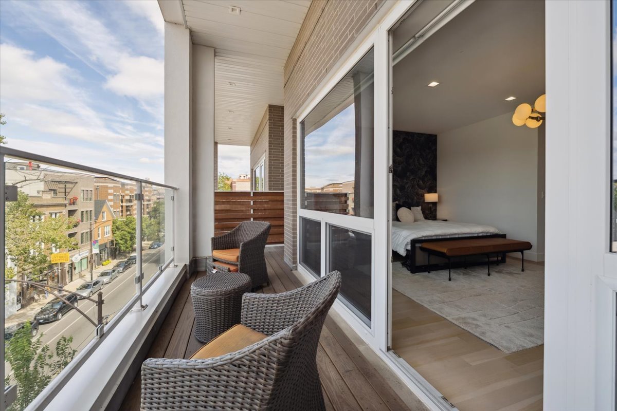 2149 W Belmont Avenue Unit: 3W