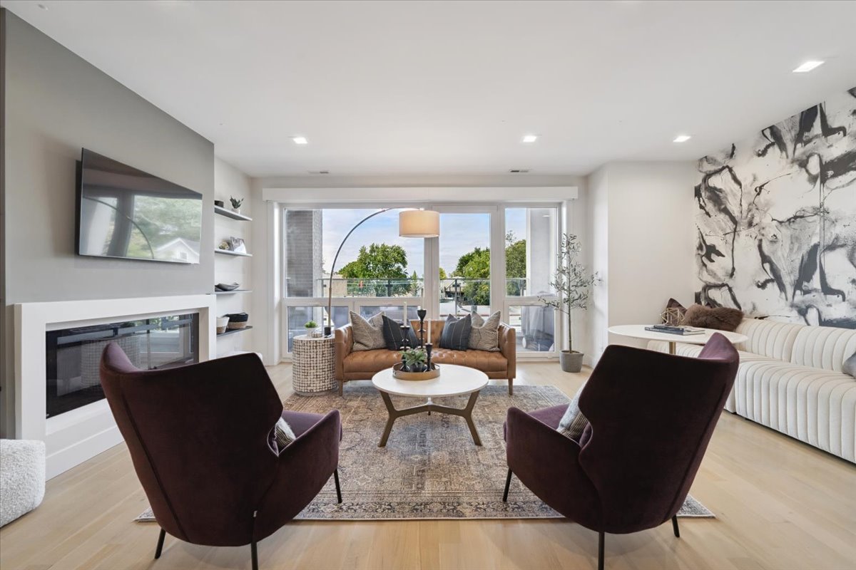 2149 W Belmont Avenue Unit: 3W