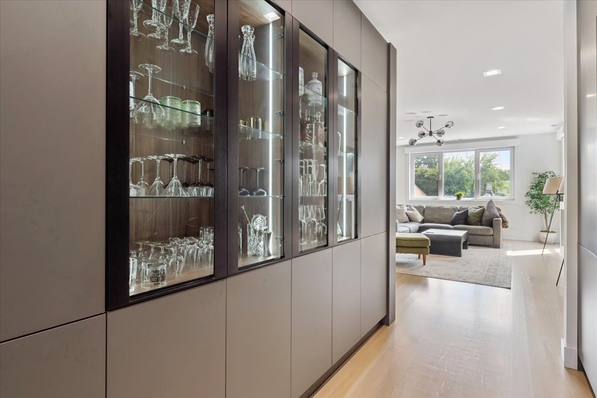 2149 W Belmont Avenue Unit: 3W