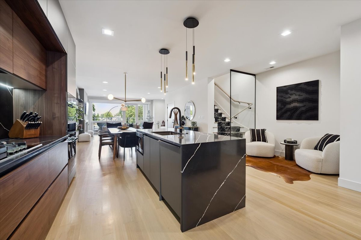 2149 W Belmont Avenue Unit: 3W