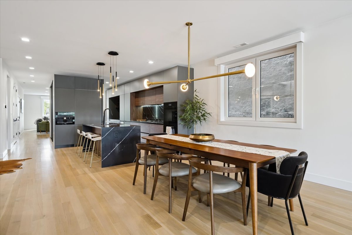 2149 W Belmont Avenue Unit: 3W