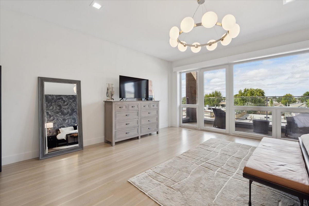 2149 W Belmont Avenue Unit: 3W