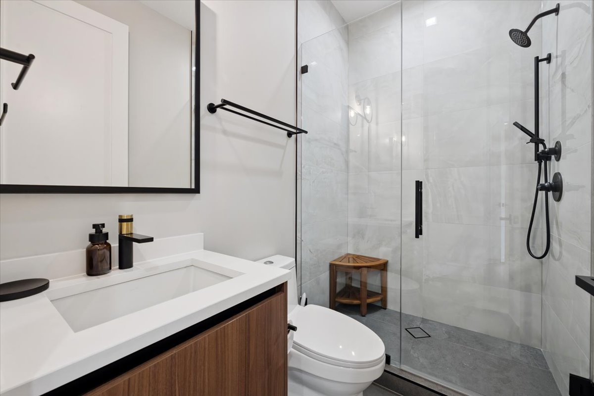 2149 W Belmont Avenue Unit: 3W