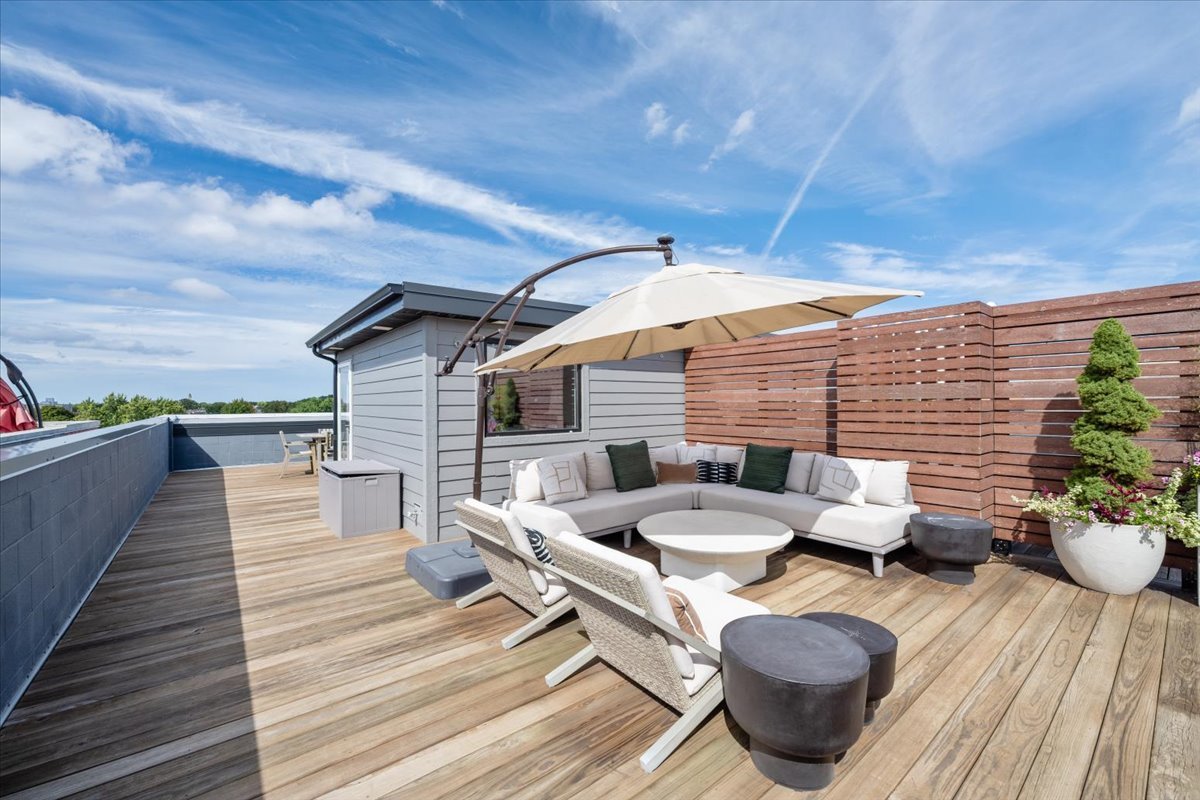 2149 W Belmont Avenue Unit: 3W