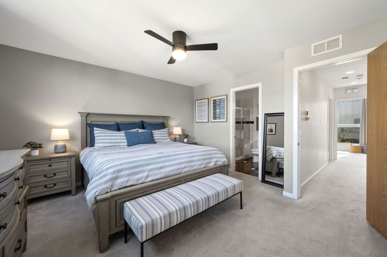 1759 W Wellington Avenue