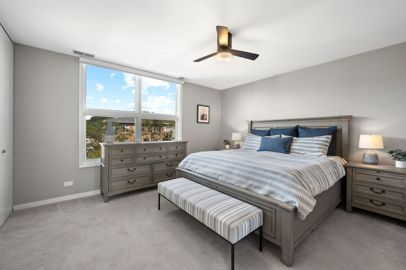 1759 W Wellington Avenue