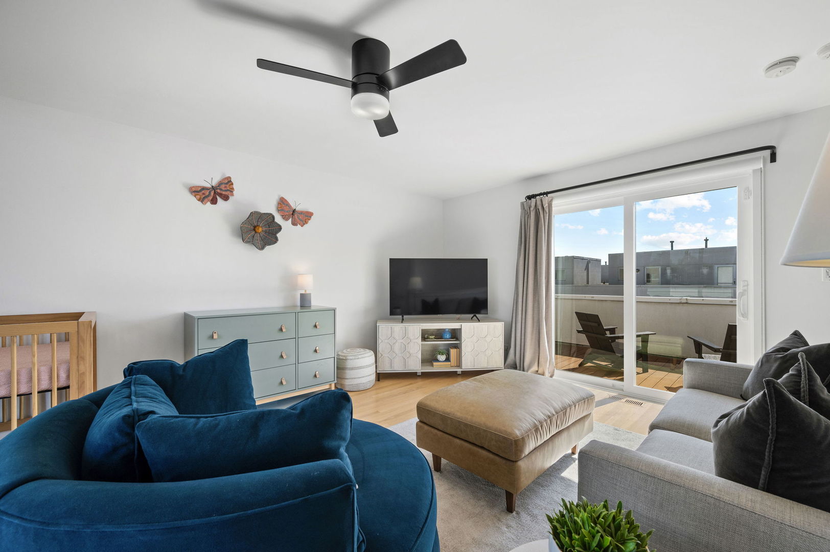 1759 W Wellington Avenue