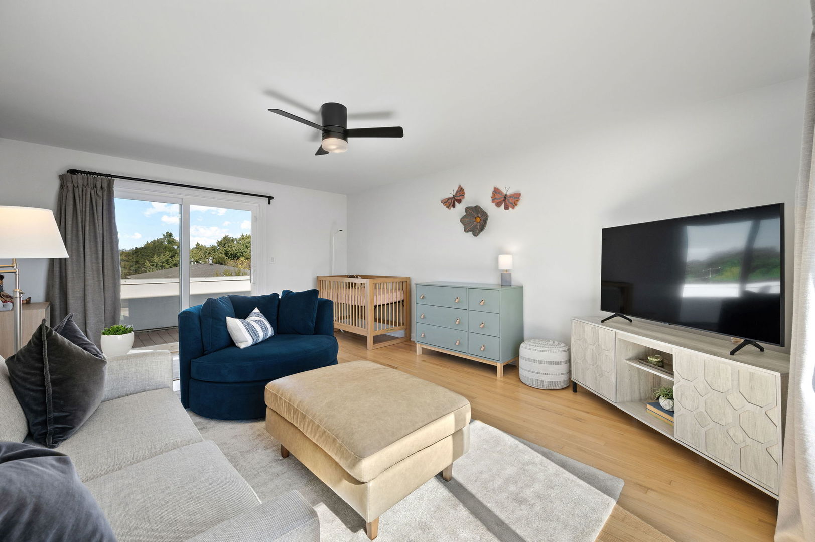 1759 W Wellington Avenue