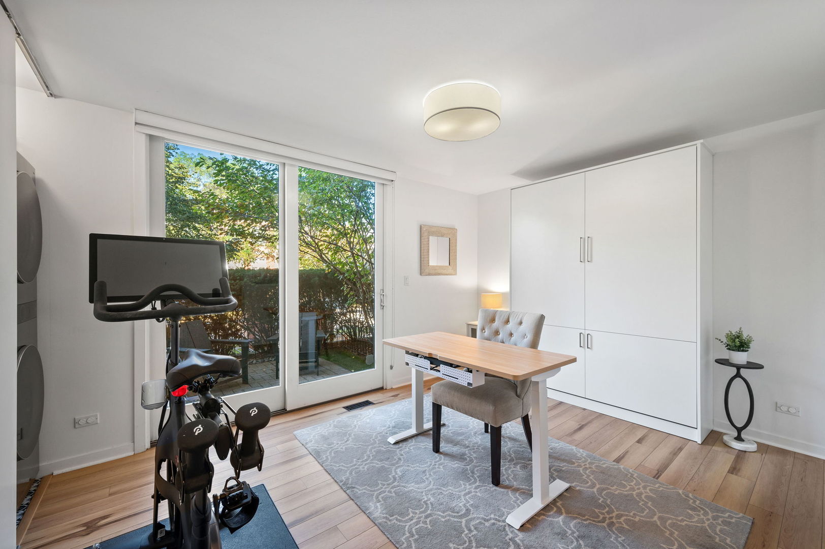 1759 W Wellington Avenue