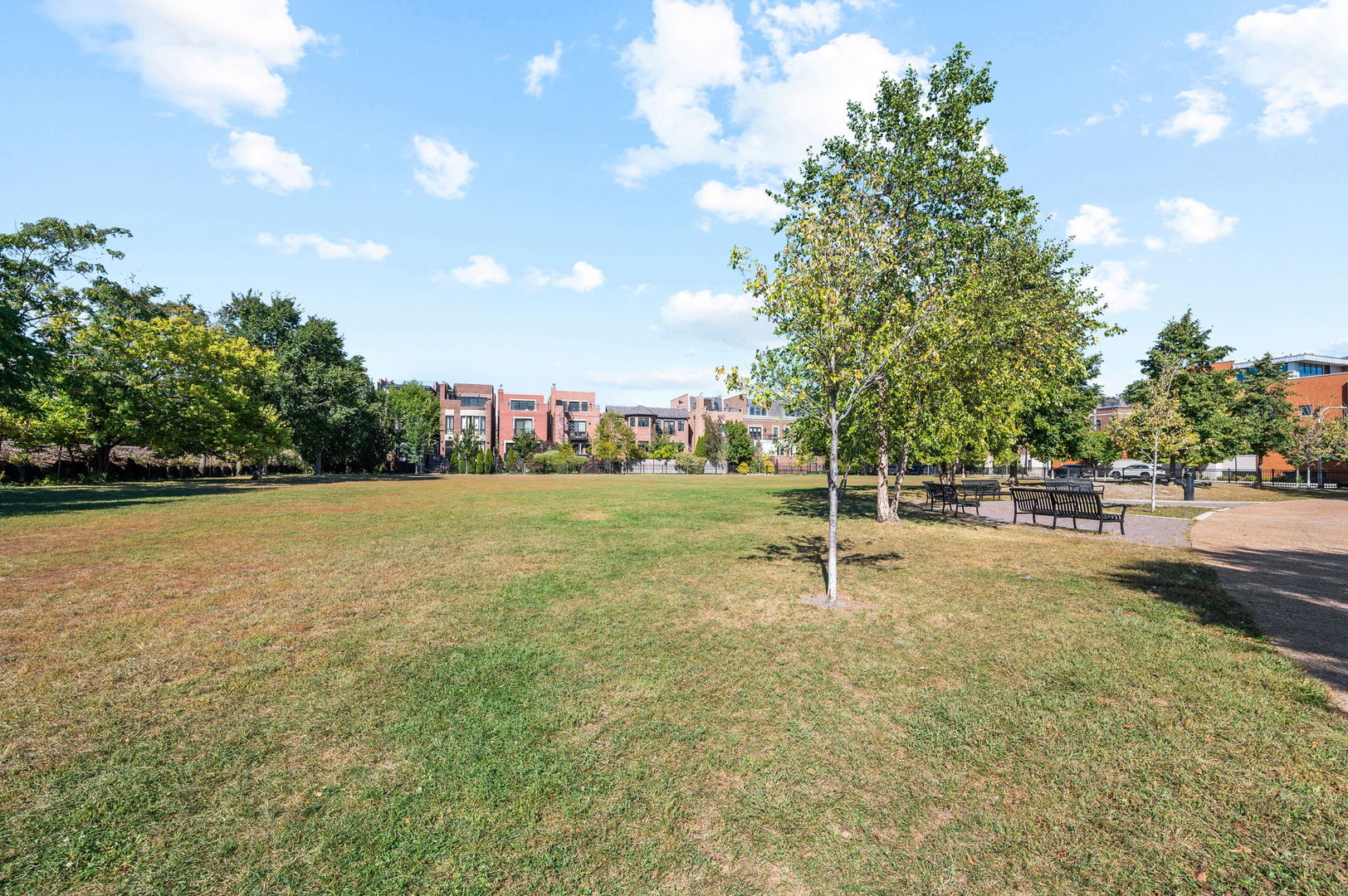 1759 W Wellington Avenue