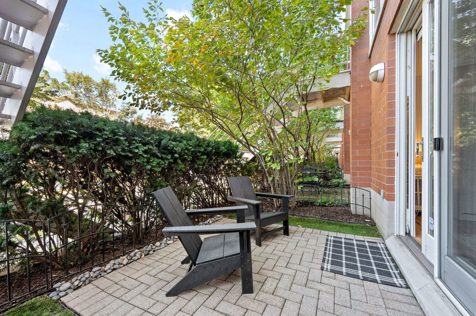 1759 W Wellington Avenue