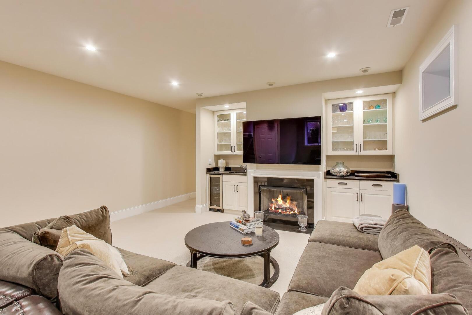 3418 N HAMILTON Avenue