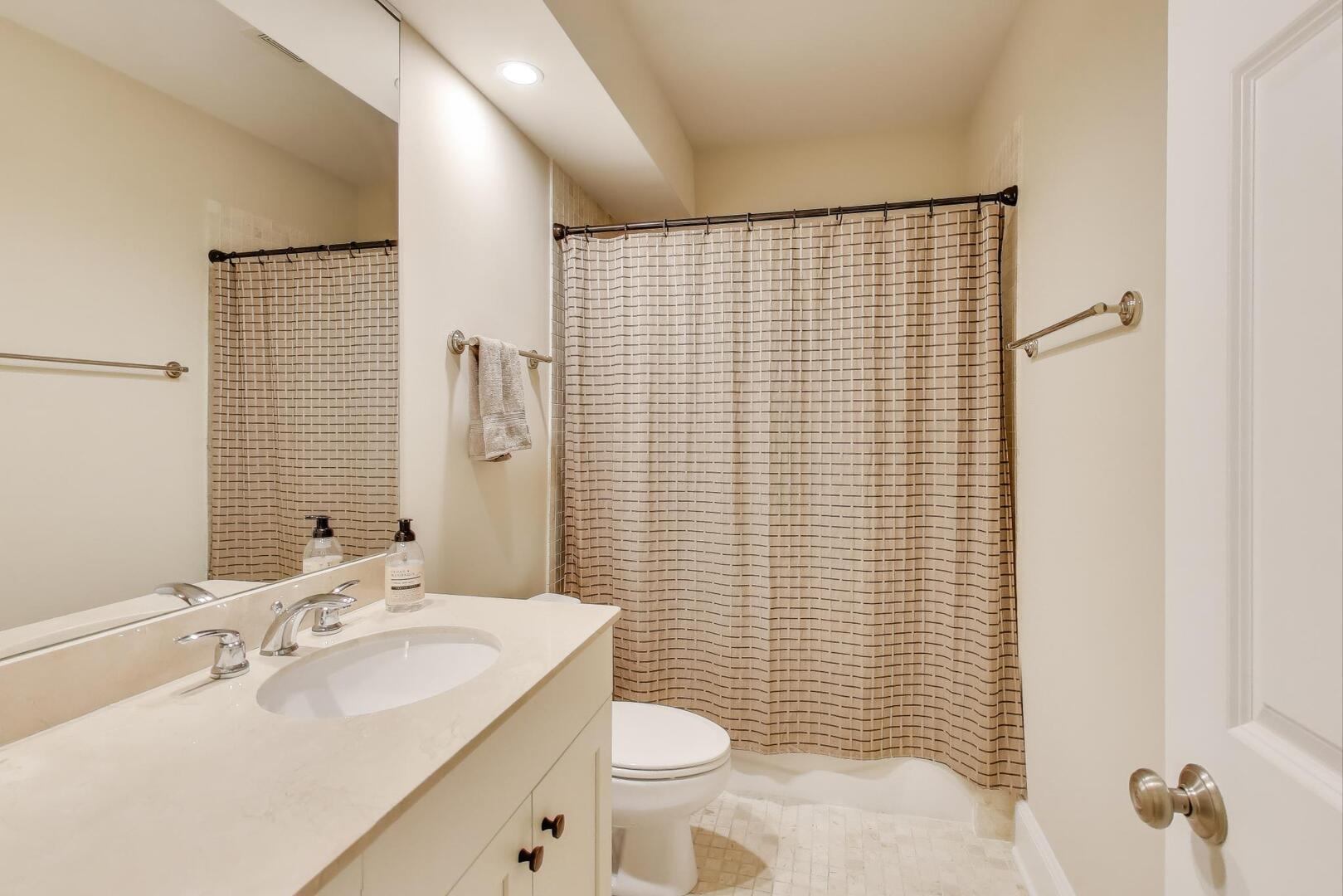 3418 N HAMILTON Avenue