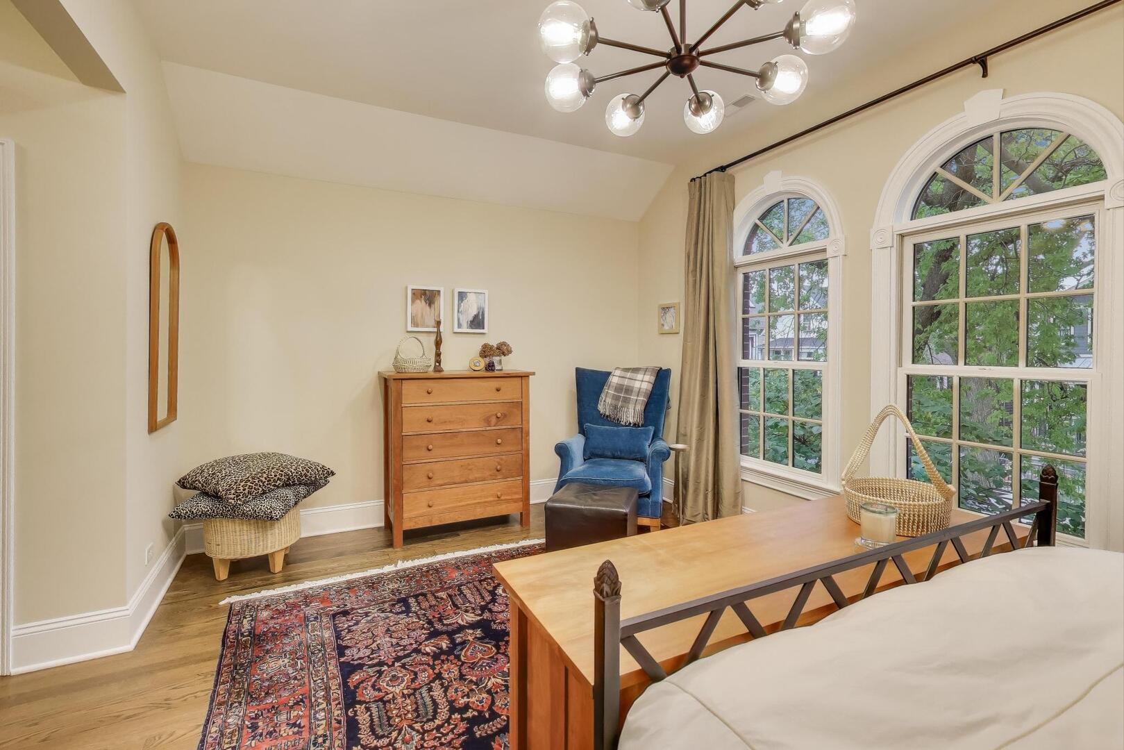 3418 N HAMILTON Avenue