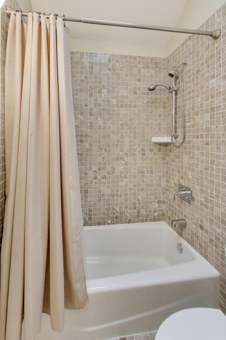 3418 N HAMILTON Avenue