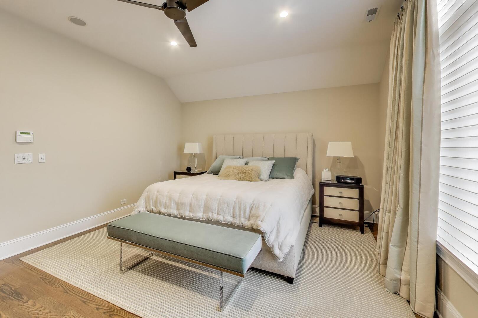 3418 N HAMILTON Avenue