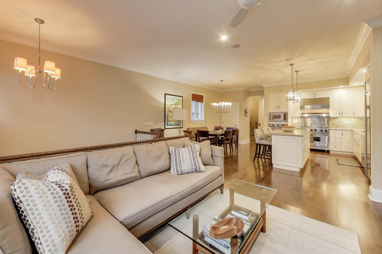 3418 N HAMILTON Avenue