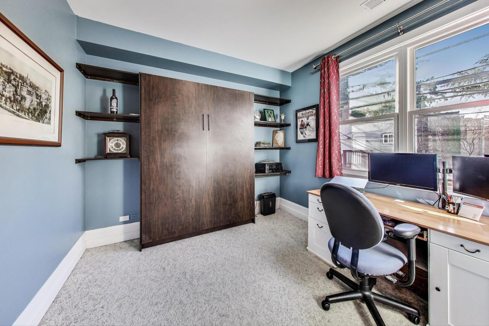 1437 W Belmont Avenue Unit: 4