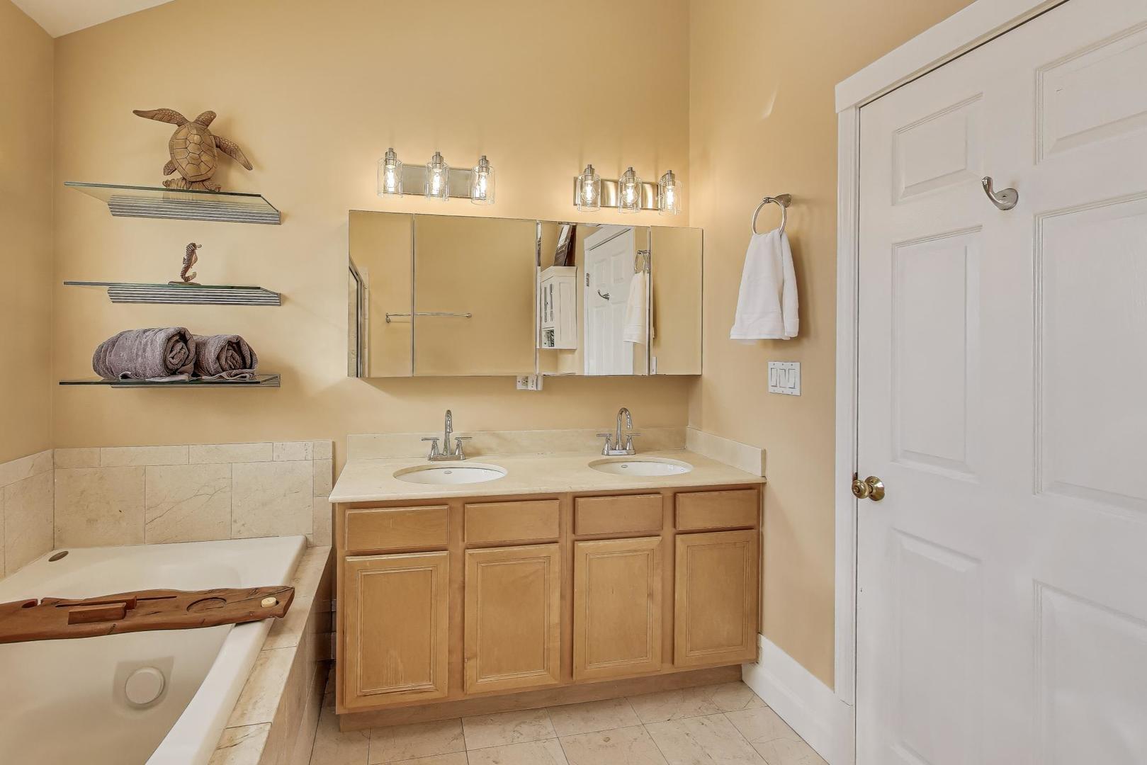 1437 W Belmont Avenue Unit: 4