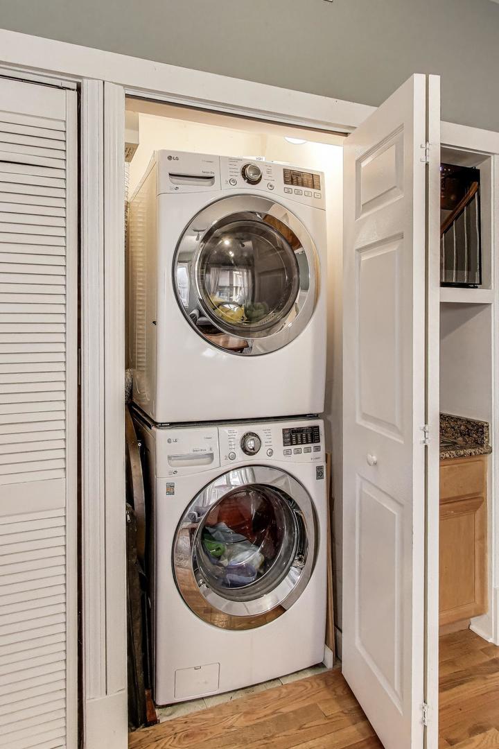 1437 W Belmont Avenue Unit: 4