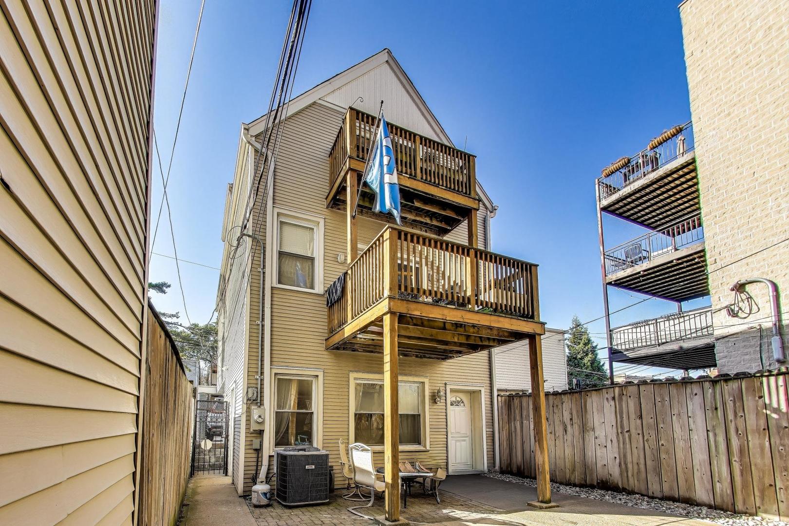 1437 W Belmont Avenue Unit: 4