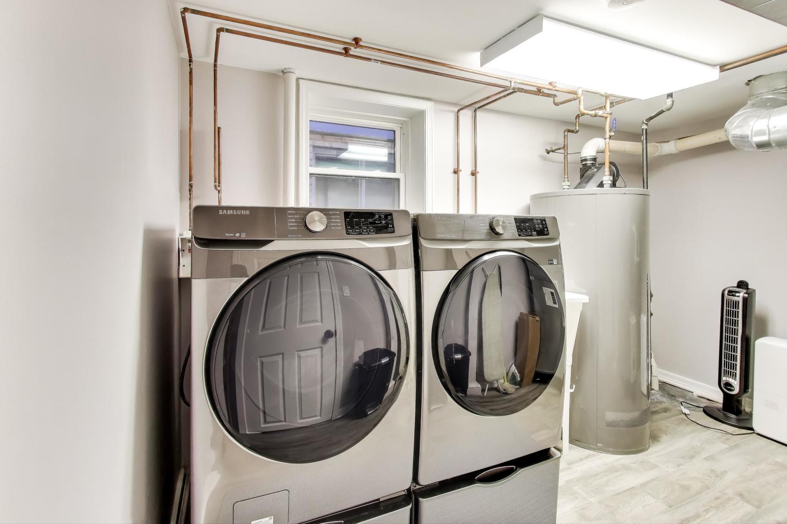 4333 N Oakley Avenue