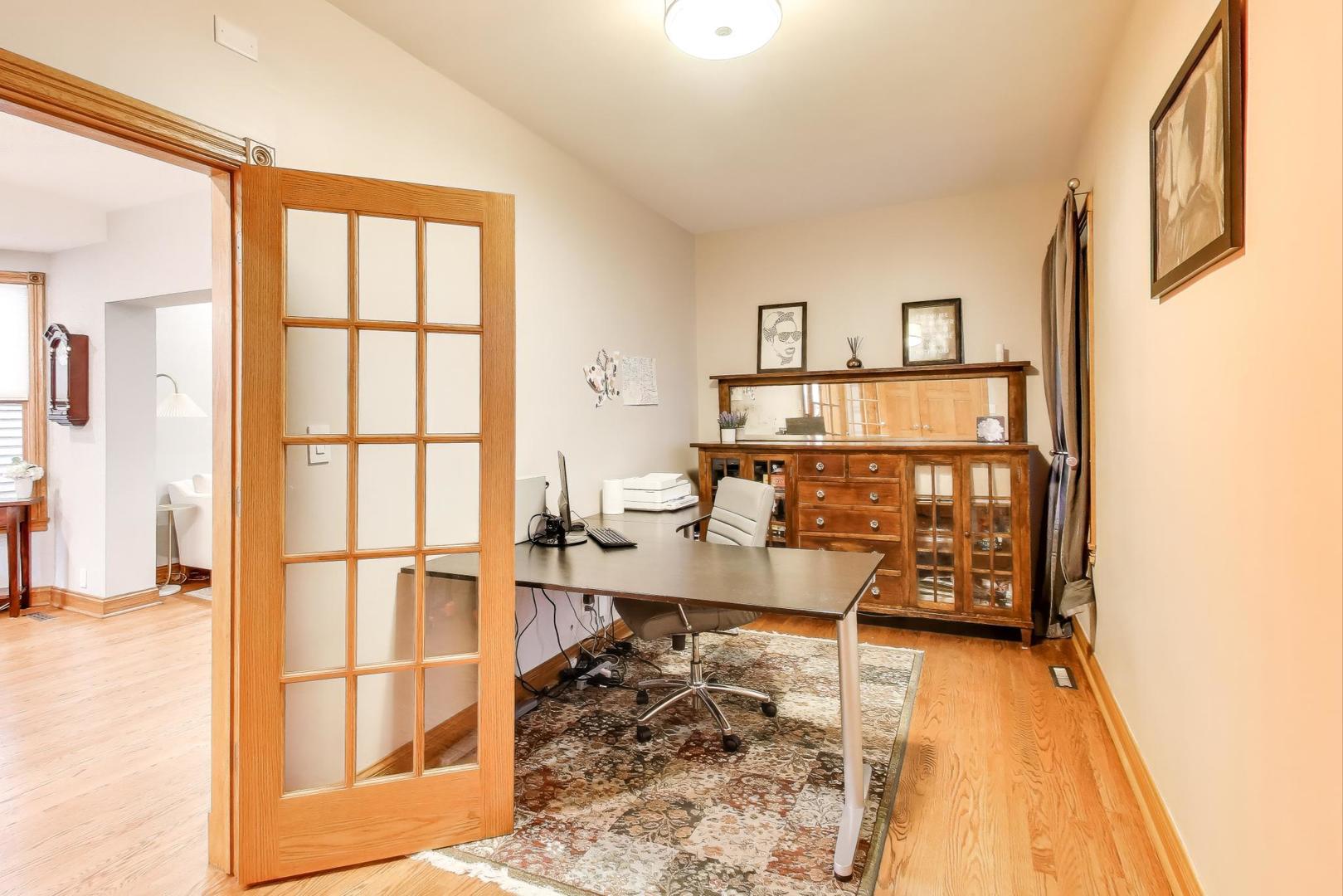 4333 N Oakley Avenue