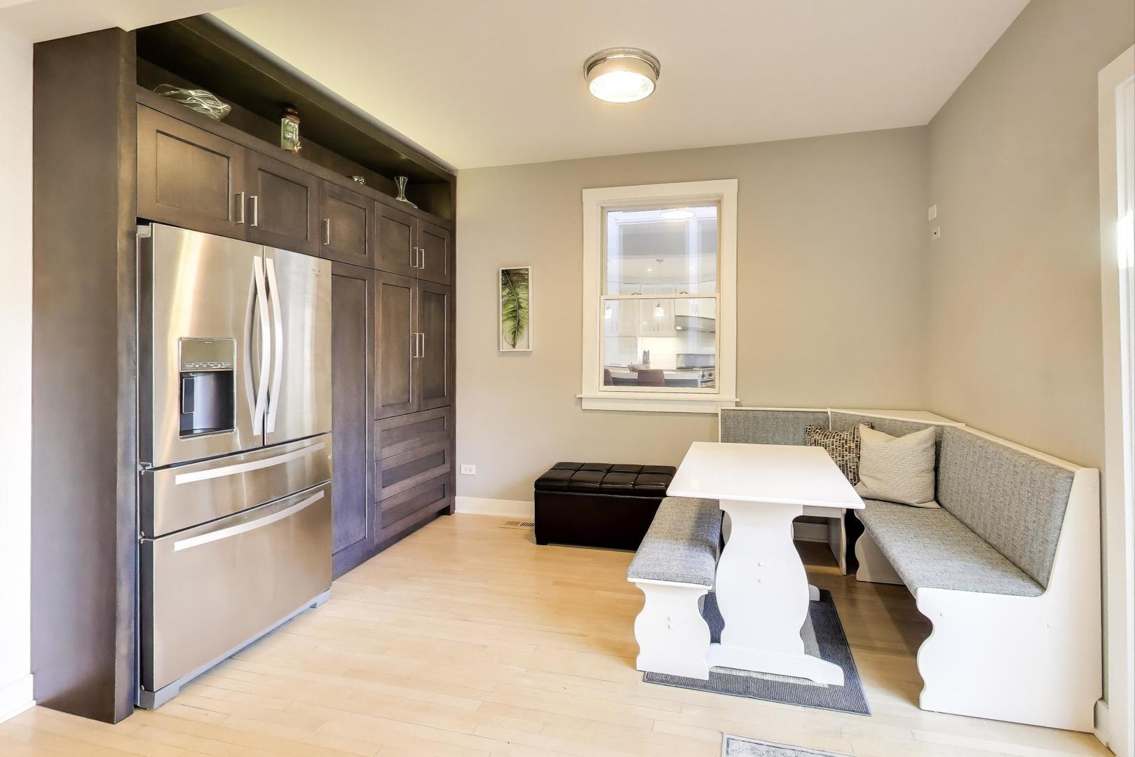 4333 N Oakley Avenue