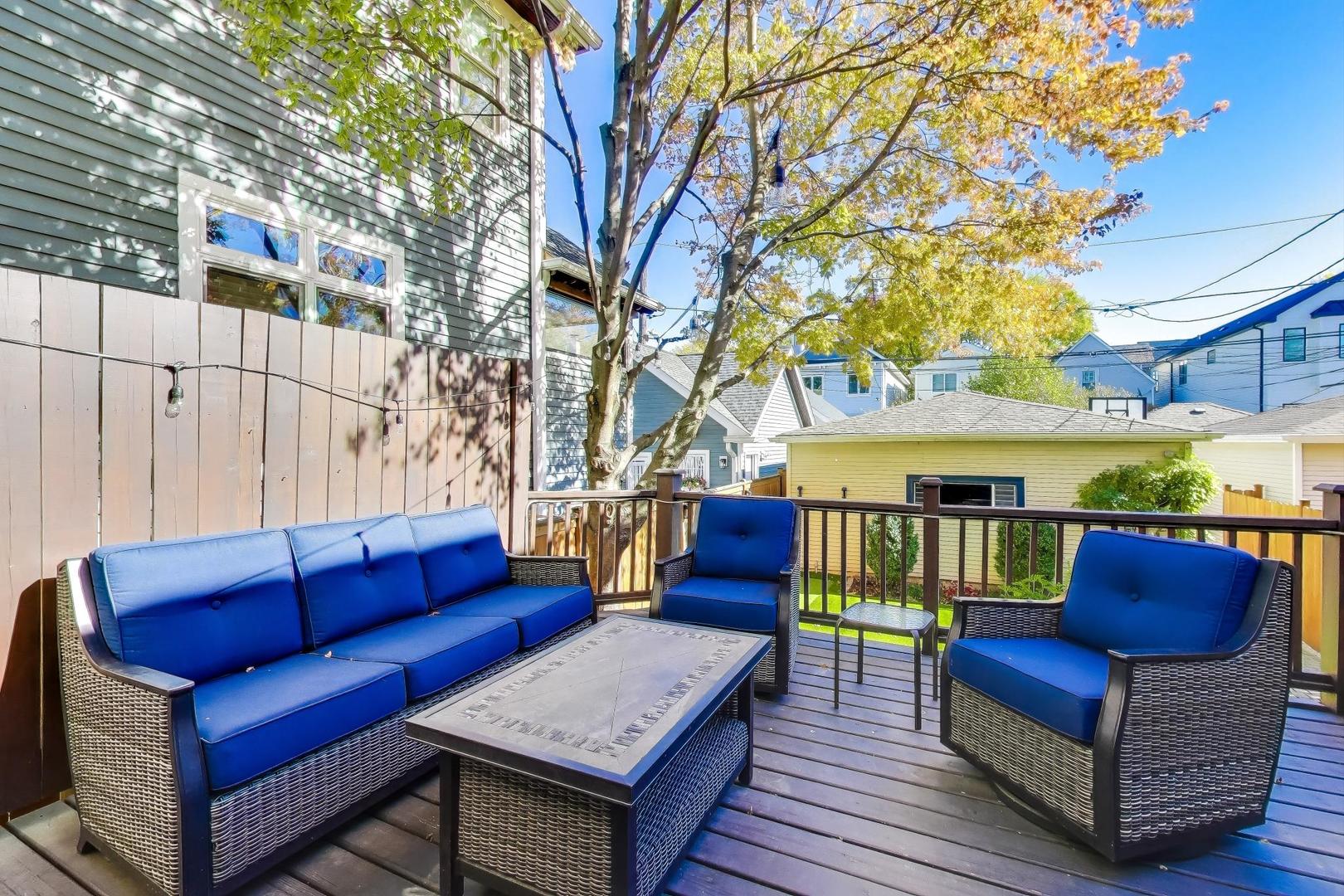 4333 N Oakley Avenue