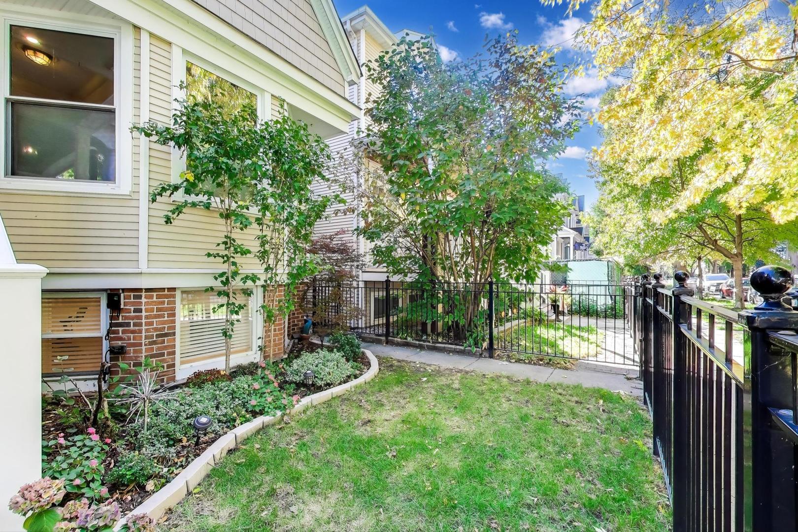 4333 N Oakley Avenue