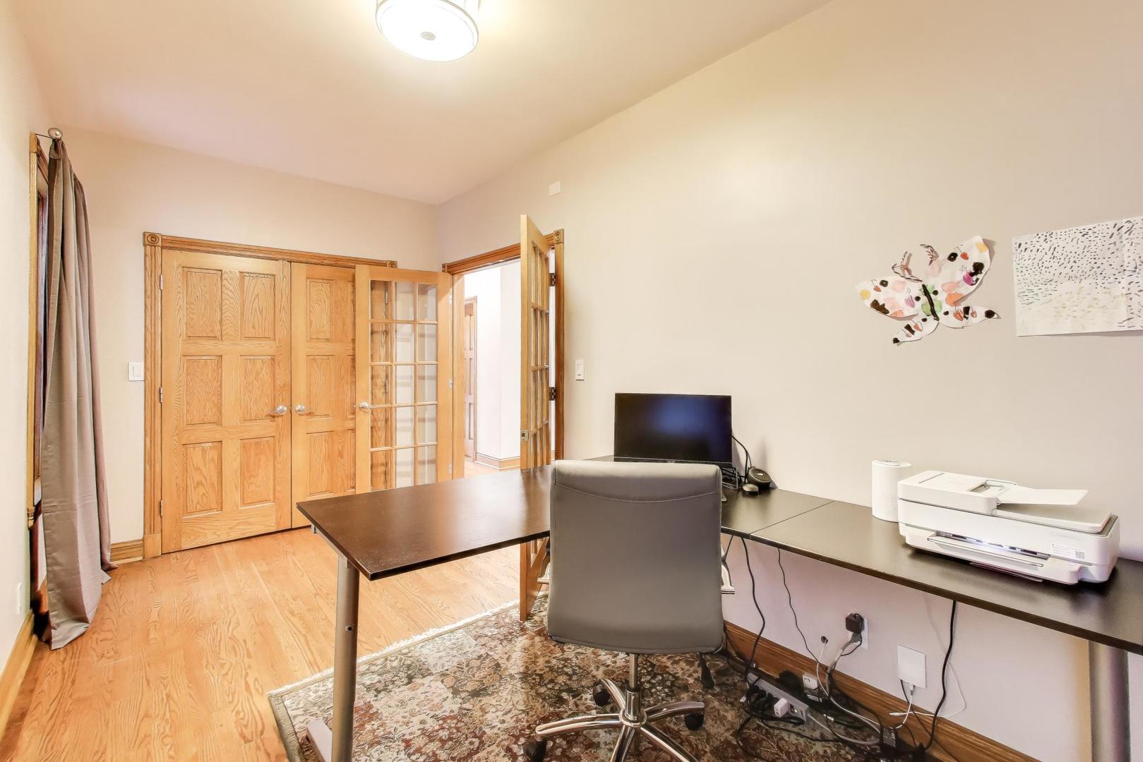 4333 N Oakley Avenue