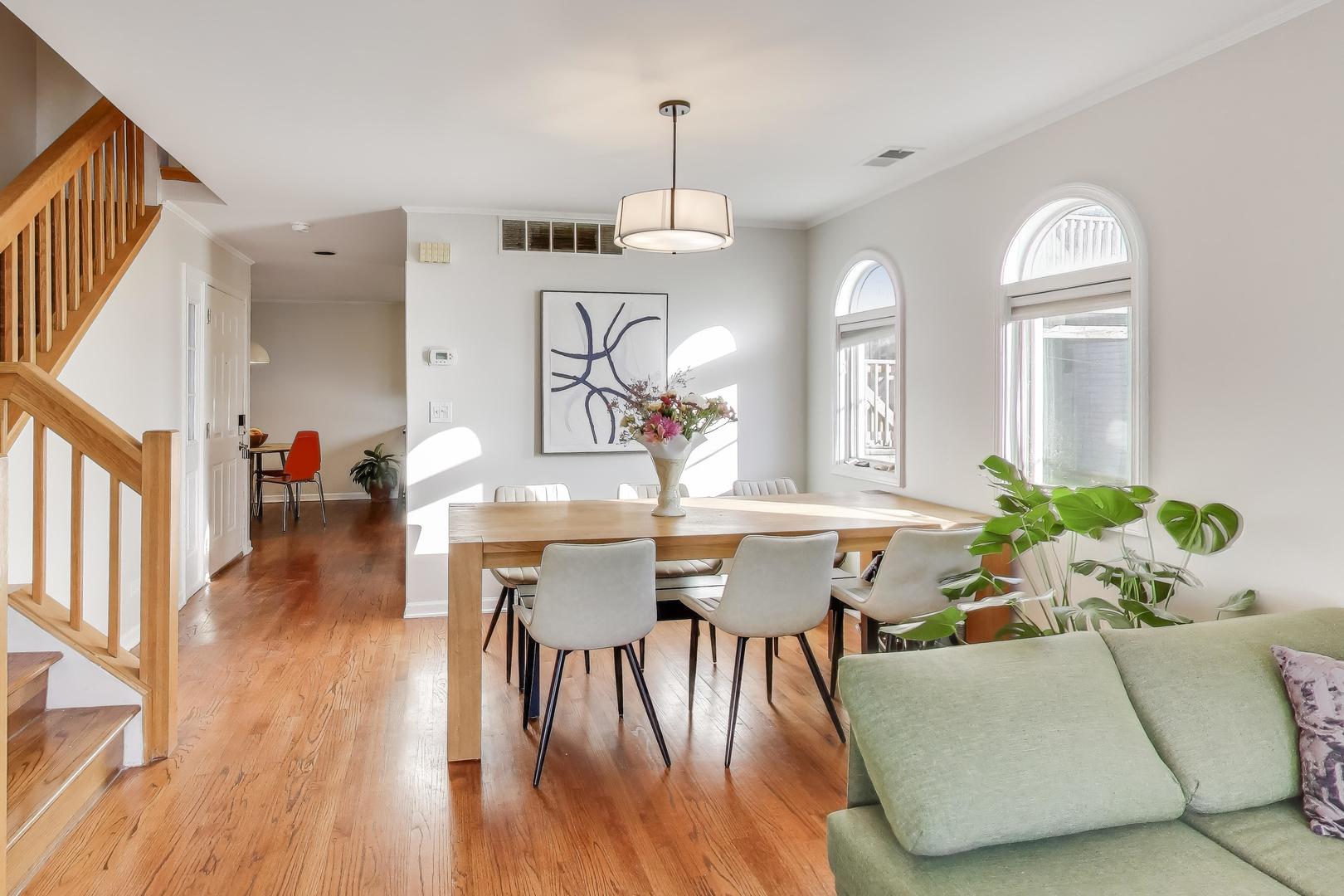 3442 N DAMEN Avenue Unit: 3