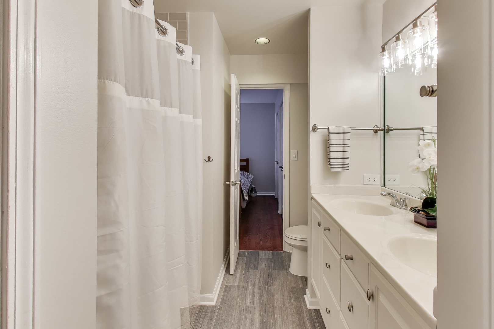 3442 N DAMEN Avenue Unit: 3