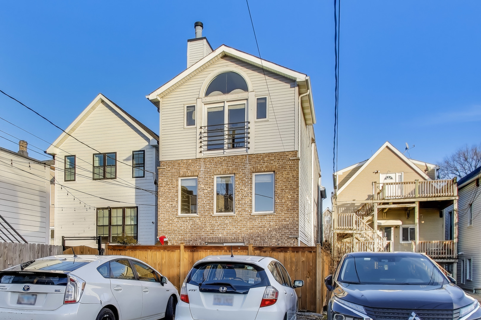 3442 N DAMEN Avenue Unit: 3