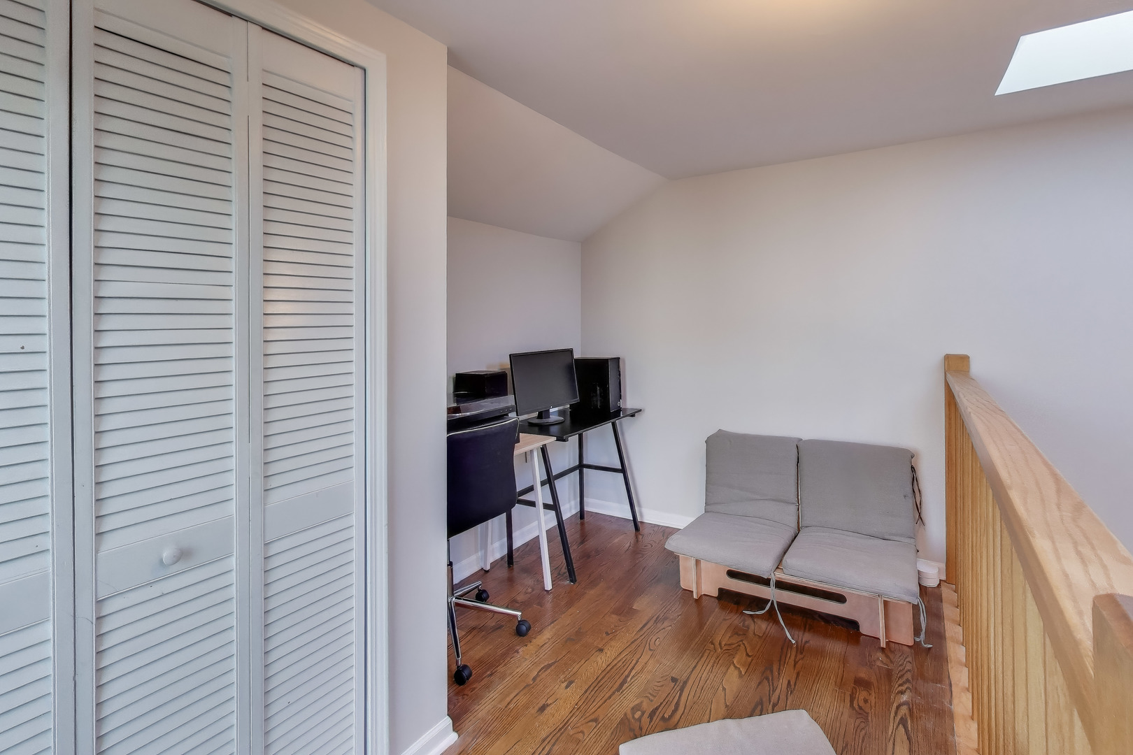 3442 N DAMEN Avenue Unit: 3