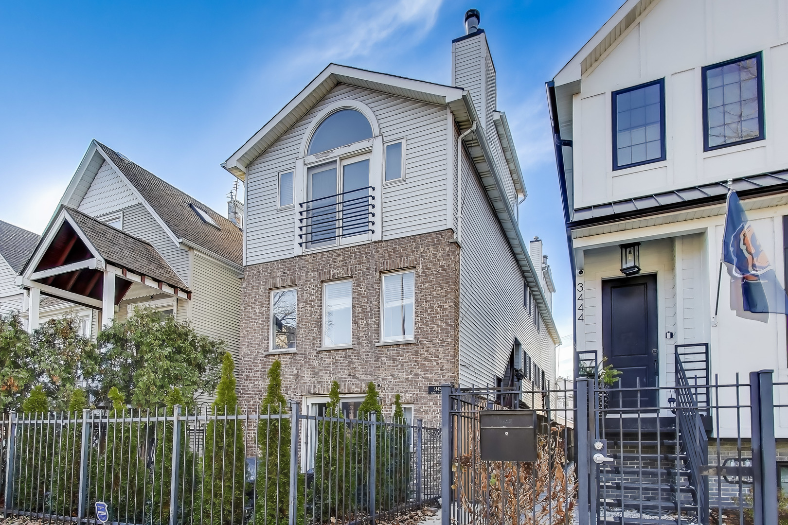 3442 N DAMEN Avenue Unit: 3