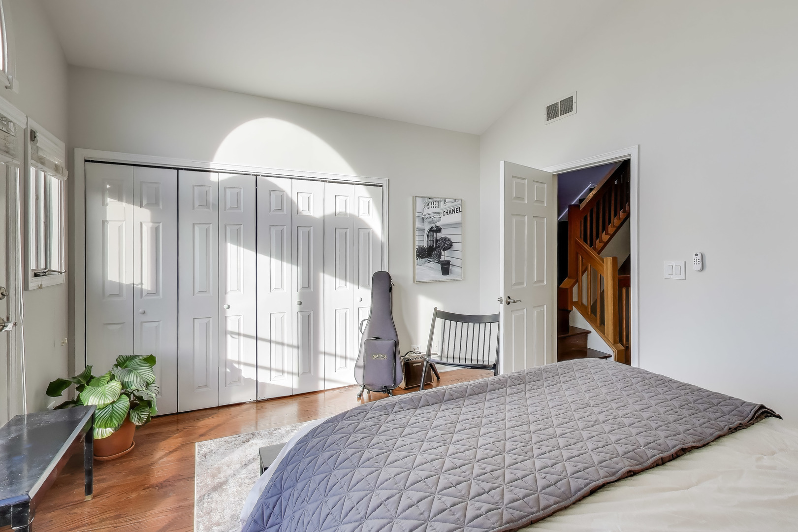 3442 N DAMEN Avenue Unit: 3