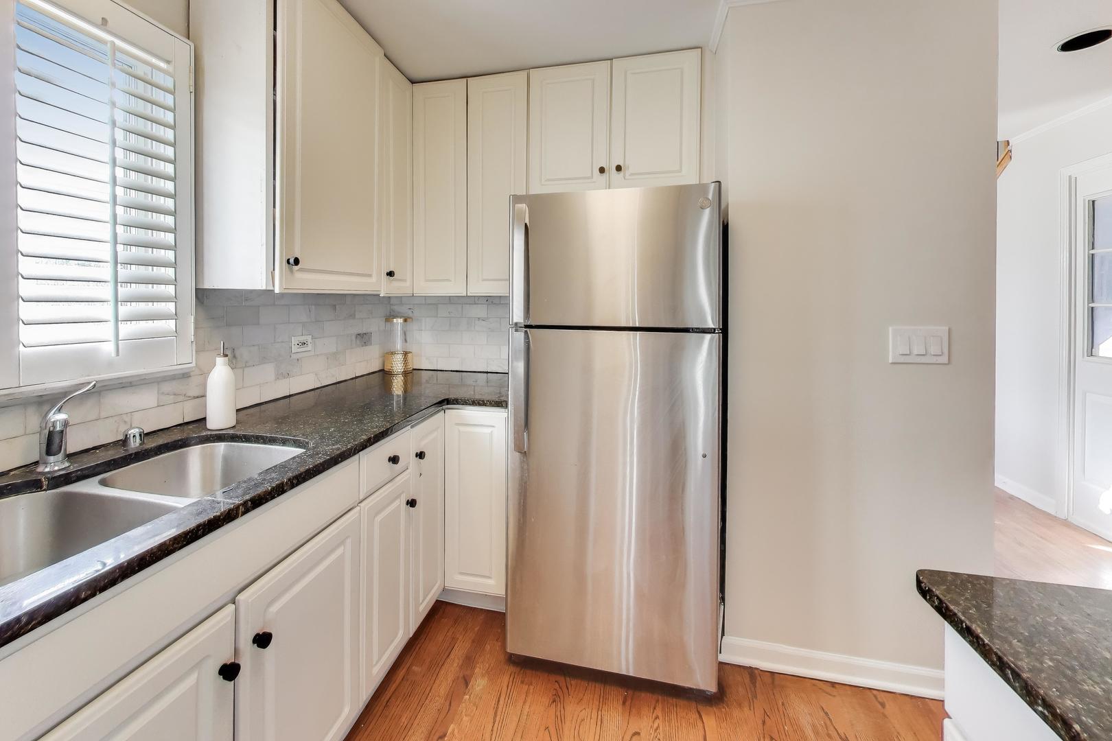 3442 N DAMEN Avenue Unit: 3