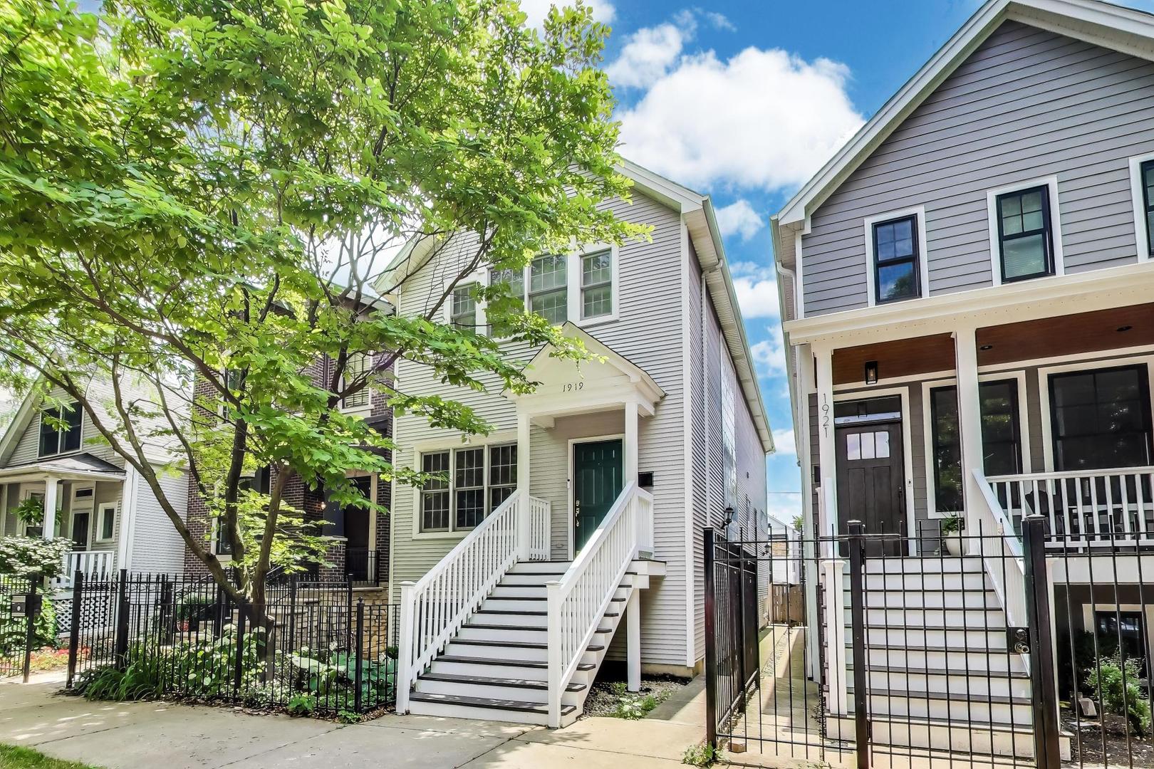 1919 W FLETCHER Street