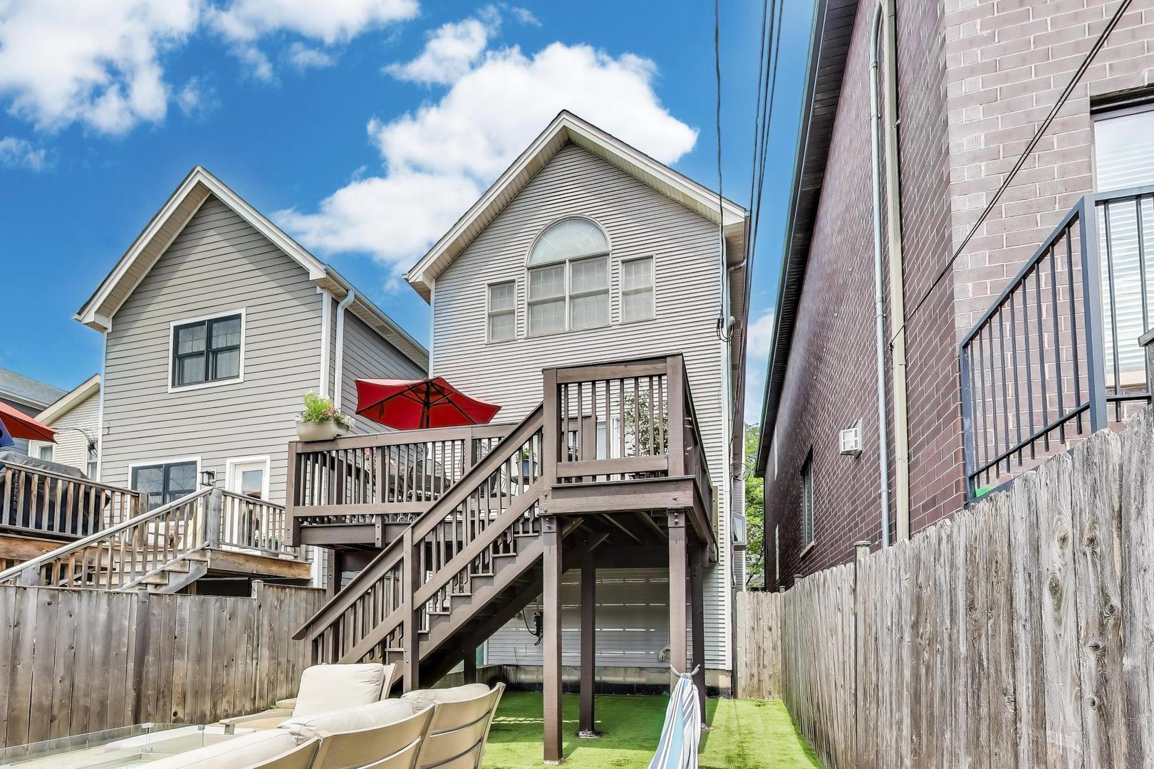 1919 W FLETCHER Street