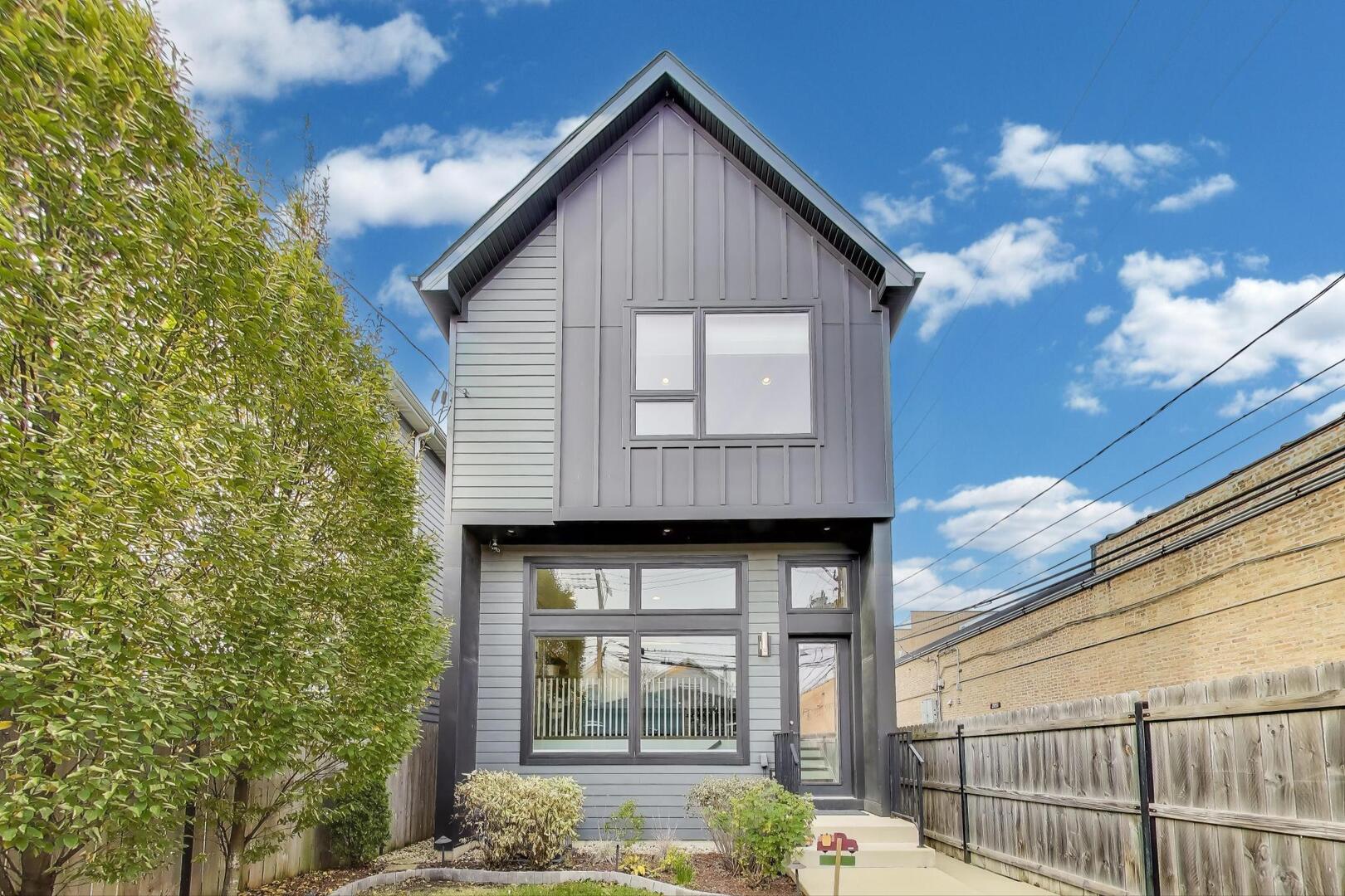 3943 N Francisco Avenue