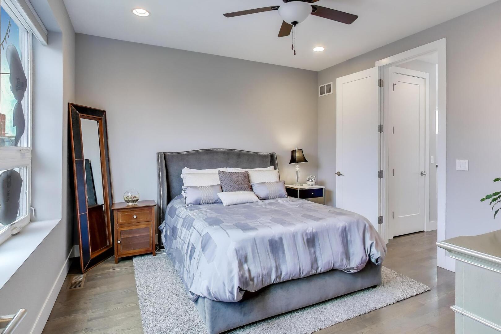 3943 N Francisco Avenue