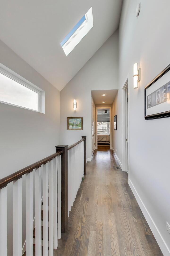 3943 N Francisco Avenue