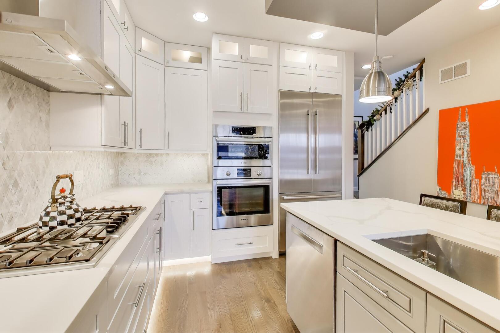 3943 N Francisco Avenue